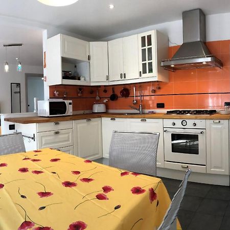 House Claudia By Holiday World Apartment Genoa Bagian luar foto