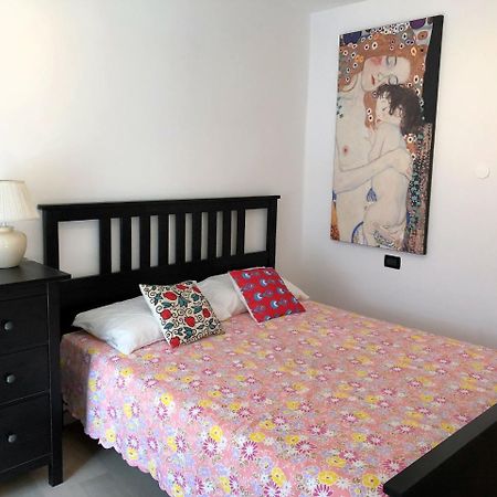 House Claudia By Holiday World Apartment Genoa Bagian luar foto