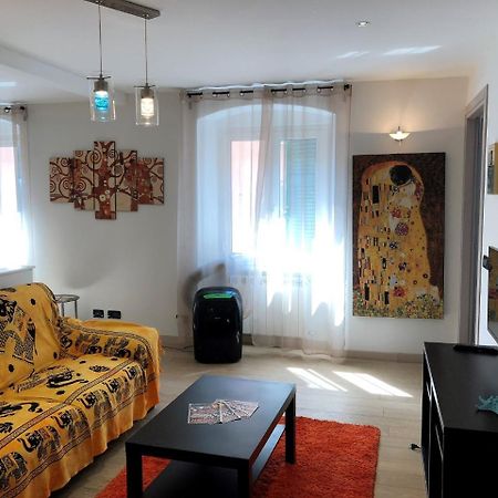 House Claudia By Holiday World Apartment Genoa Bagian luar foto